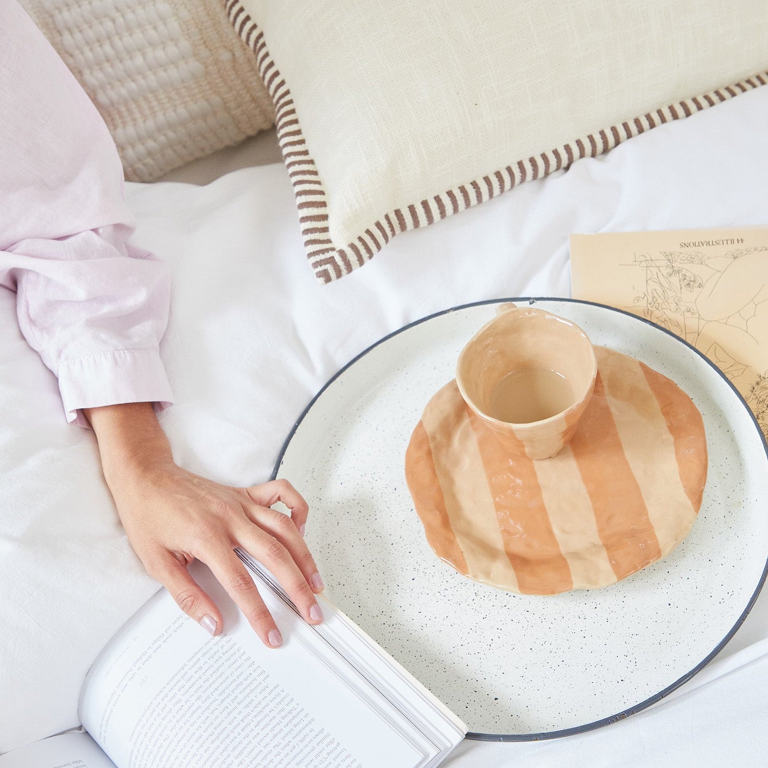 Blanket Stitch White Quilt Cover Set