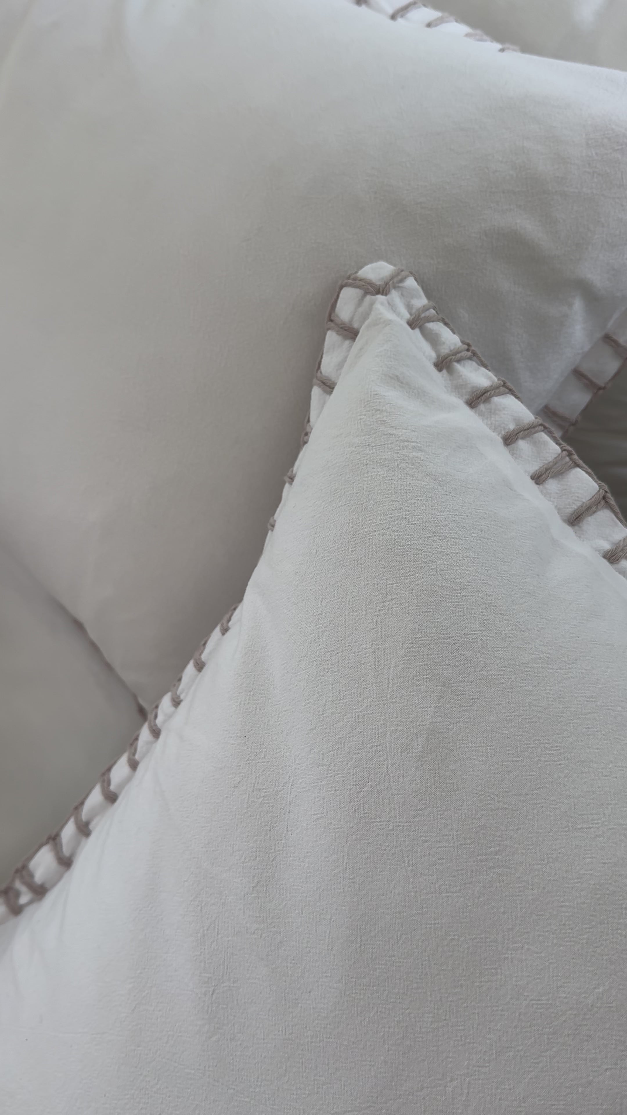 Blanket Stitch White Quilt Cover Set